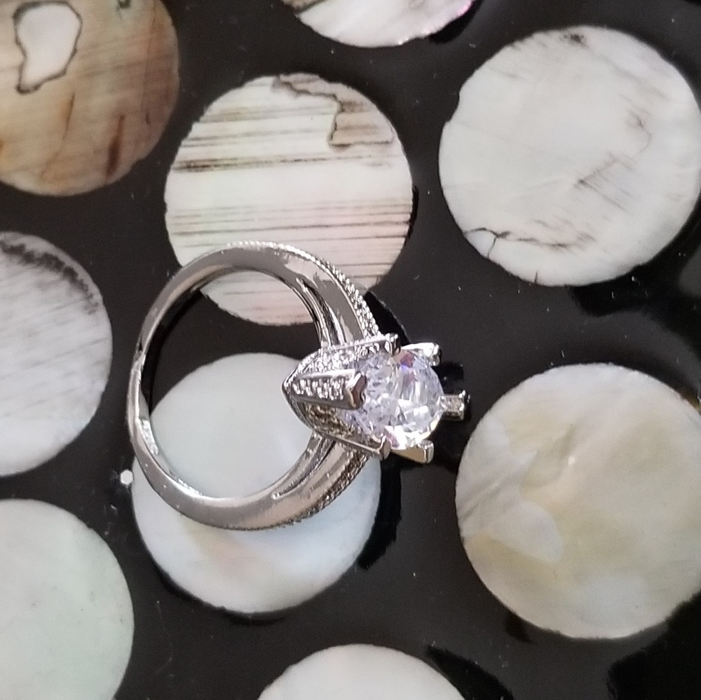 Ring - Picture 4 of 6